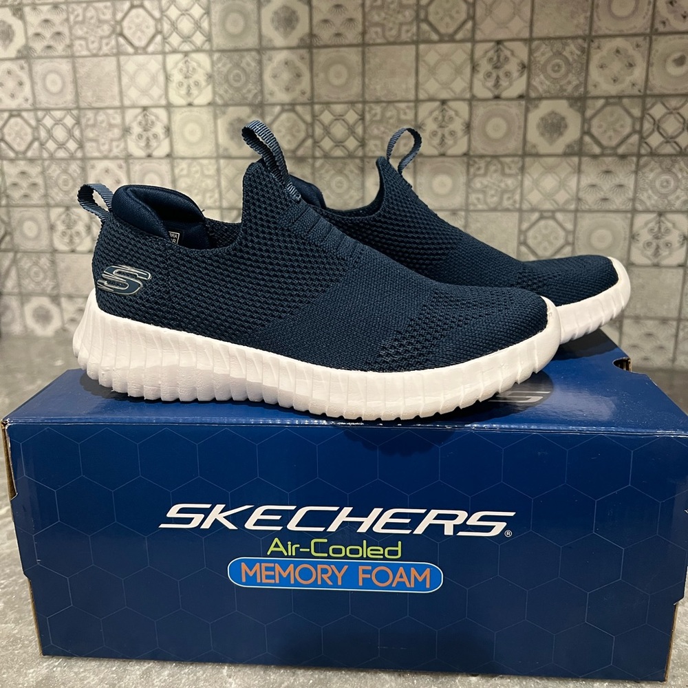 Sketchers shoe